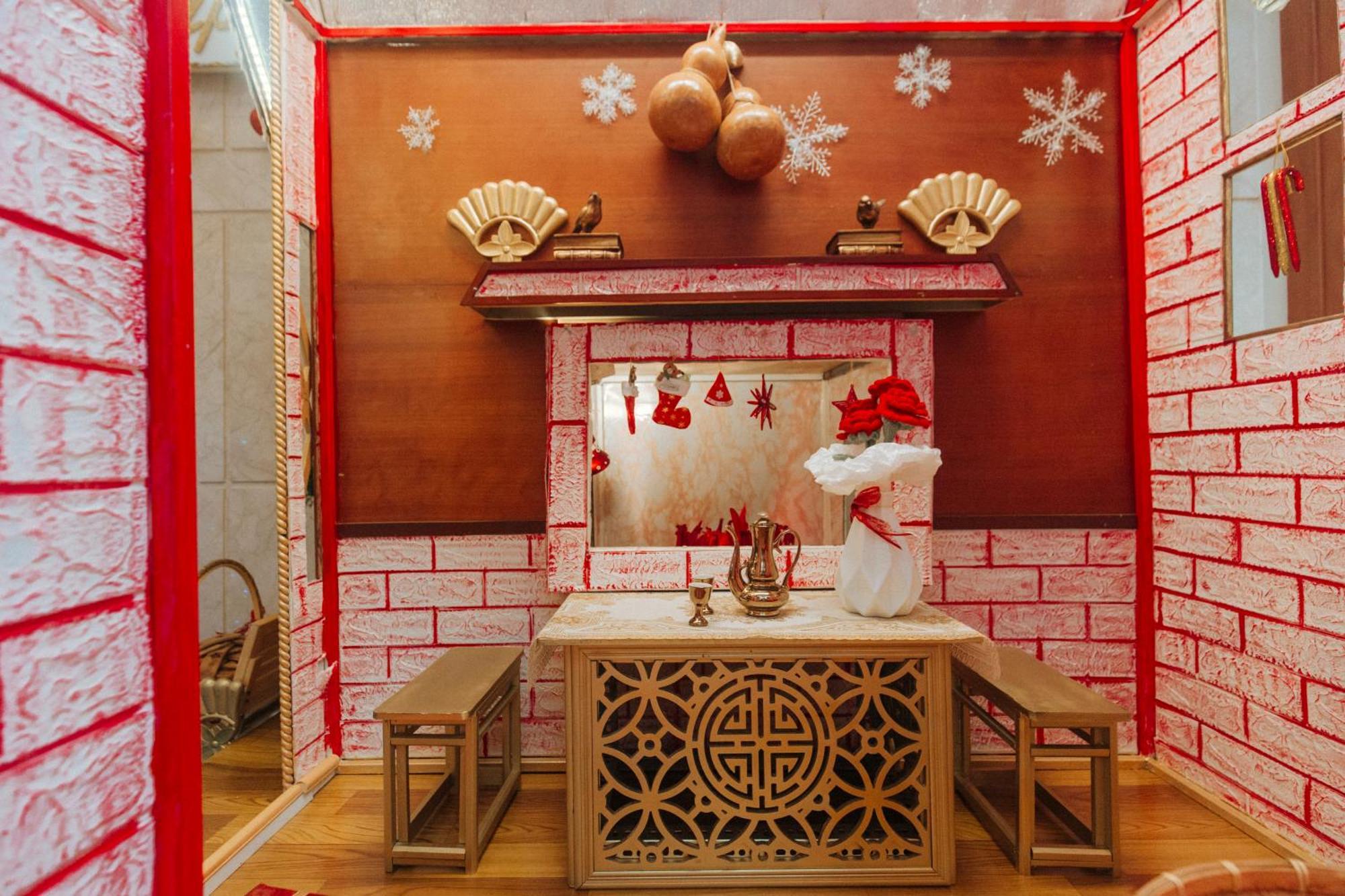 Dlg岘港酒店 外观 照片 The interior of a small household shrine in Taiwan