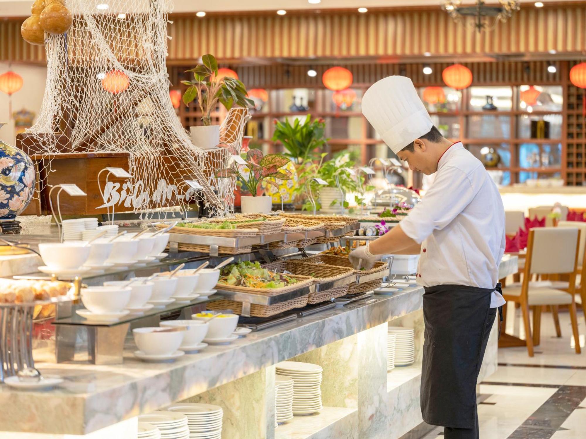 Dlg岘港酒店 外观 照片 A buffet at a hotel