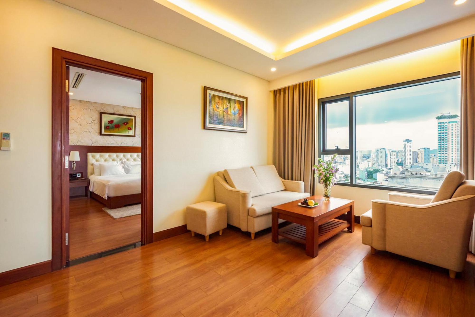 Dlg岘港酒店 外观 照片 A suite at the hotel
