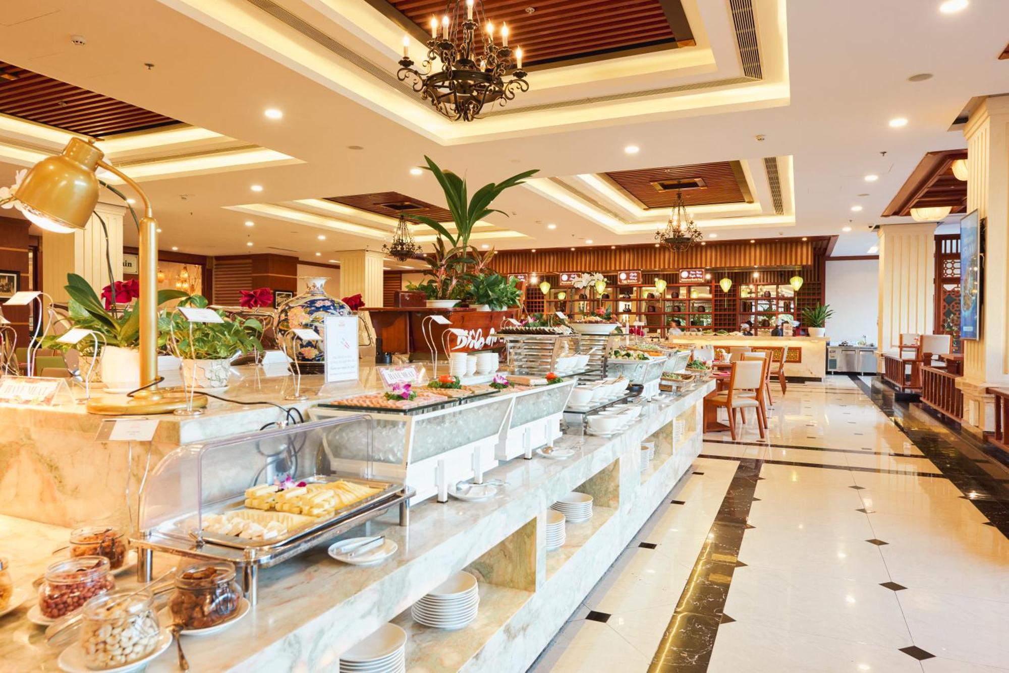 Dlg岘港酒店 外观 照片 The buffet at the hotel