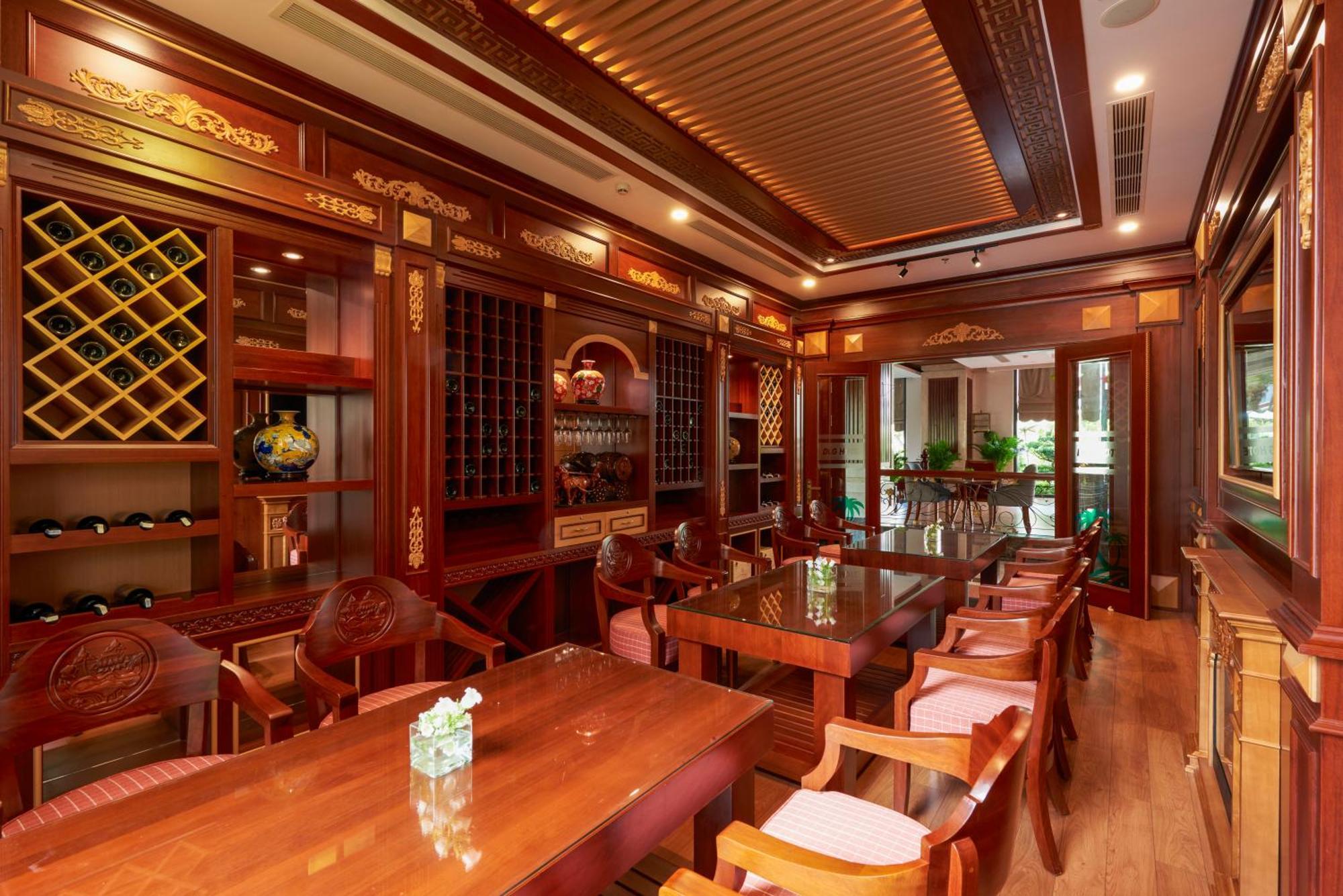 Dlg岘港酒店 外观 照片 Interior of a restaurant in China