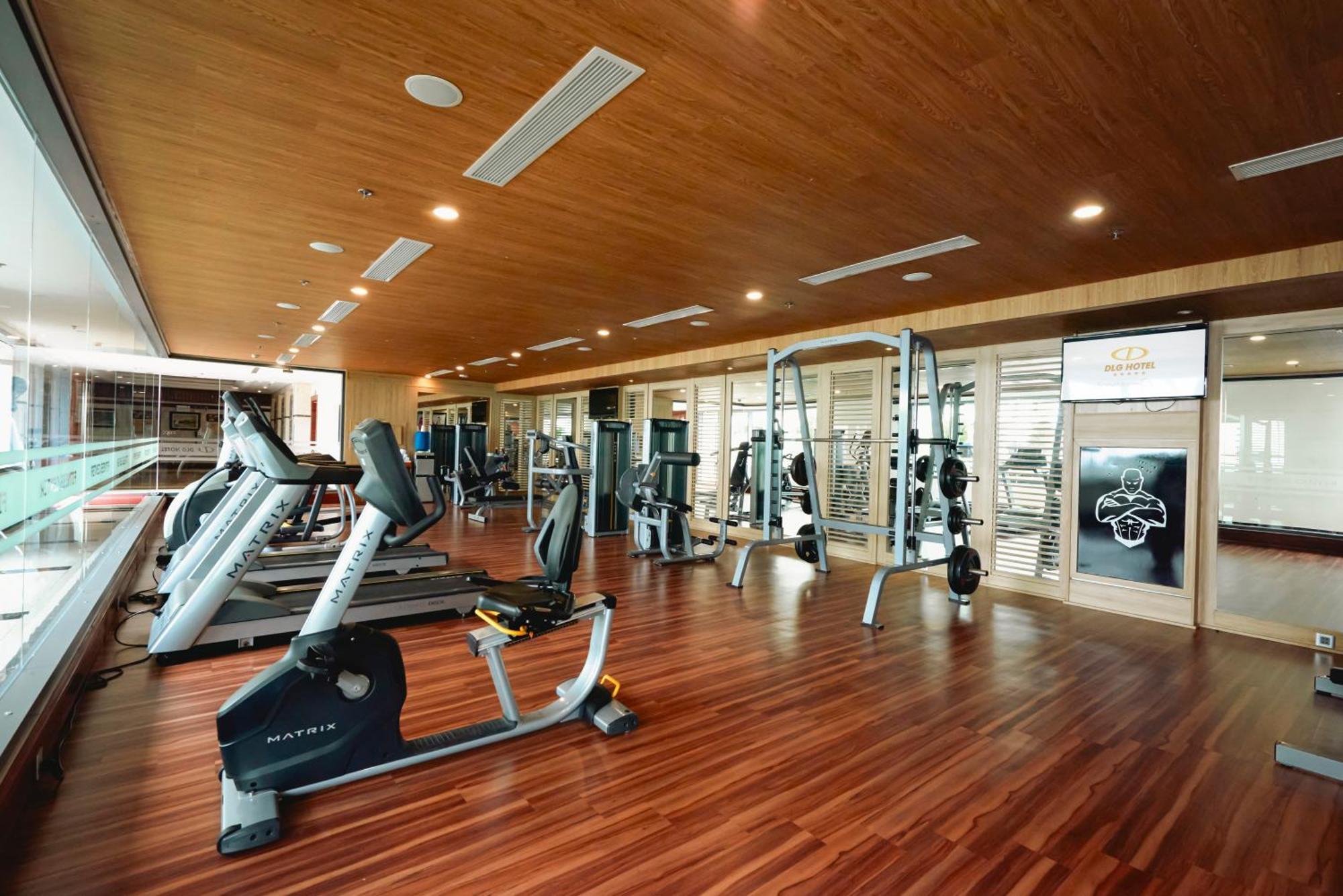 Dlg岘港酒店 外观 照片 The gym at the 1018 Club